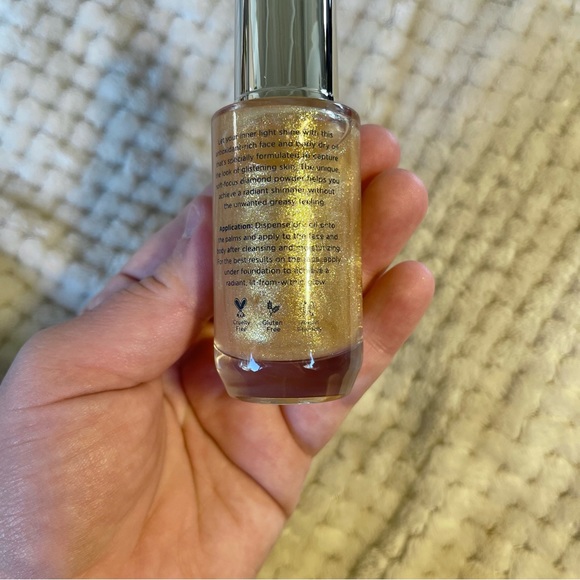 PUR Iconic Glow Illuminating Face & Body Dry Oil - Picture 3 of 5